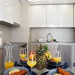 T1 Rocha Tower Apartmán
